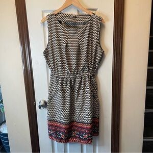 Patterned Sleeveless Dress - Black and Red